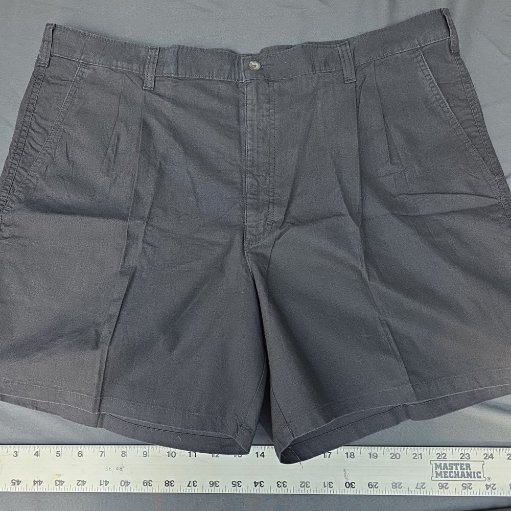 Woolrich Shorts Men's Black 5.75 Inseam Pleated‎ Rugged Outdoor Comfort Gorpcore